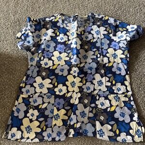 Zoe + Chloe Scrub‎ Top Flowers Size M